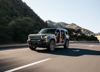 Маленький запас хода и высокая цена: тест-драйв 2026 Jeep Recon EV