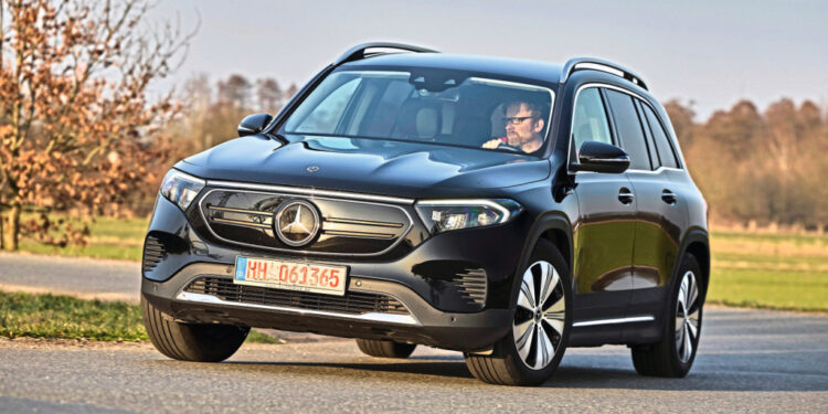 Mercedes EQB с пробегом: электро-кроссовер дешевле 25 000 евро