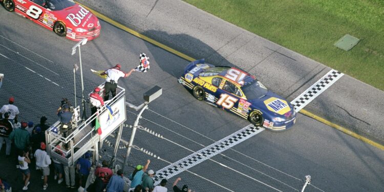 Райан Прис и Райан Сиг: рекорды ожидания в NASCAR