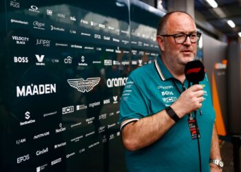 Red Bull подтвердил найм Маккалоу на замену Ламбиасу