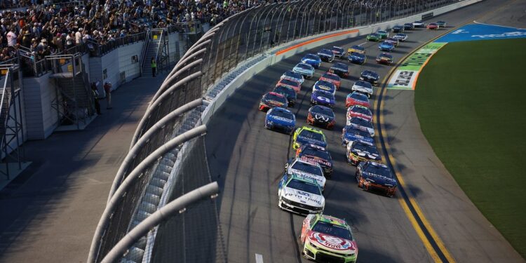 Рейтинг пилотов NASCAR перед Чейзом: кто на коне, а кто докатился