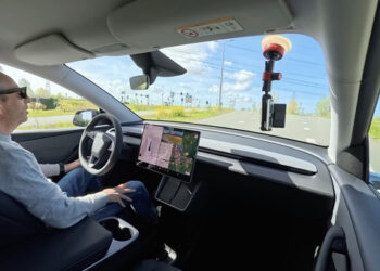 Tesla показала данные по FSD перед голосованием в ЕС