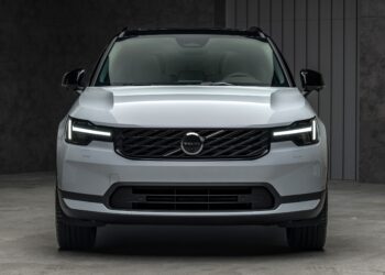 Volvo XC40 2027 получил новый экран и комплекс ADAS