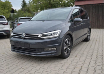 VW Touran с семью местами дешевле 30 000 евро